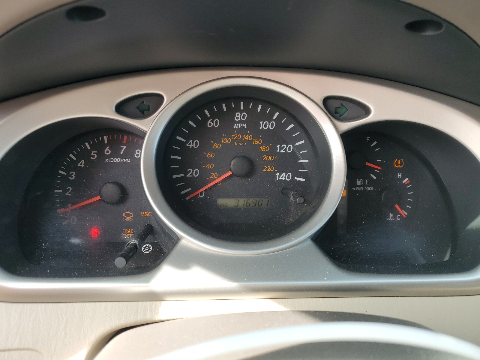 JTEGD21A740103164 2004 Toyota Highlander