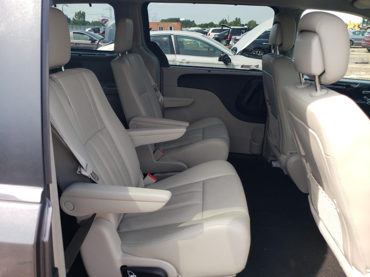 2015 Chrysler Town & Country Touring L VIN: 2C4RC1CG6FR525706 Lot: 63014684