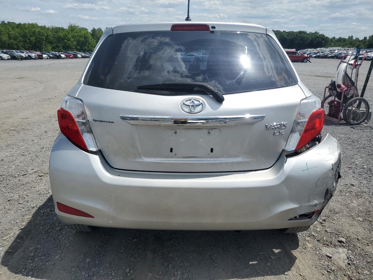 2013 Toyota Yaris VIN: JTDKTUD3XDD567052 Lot: 61682414