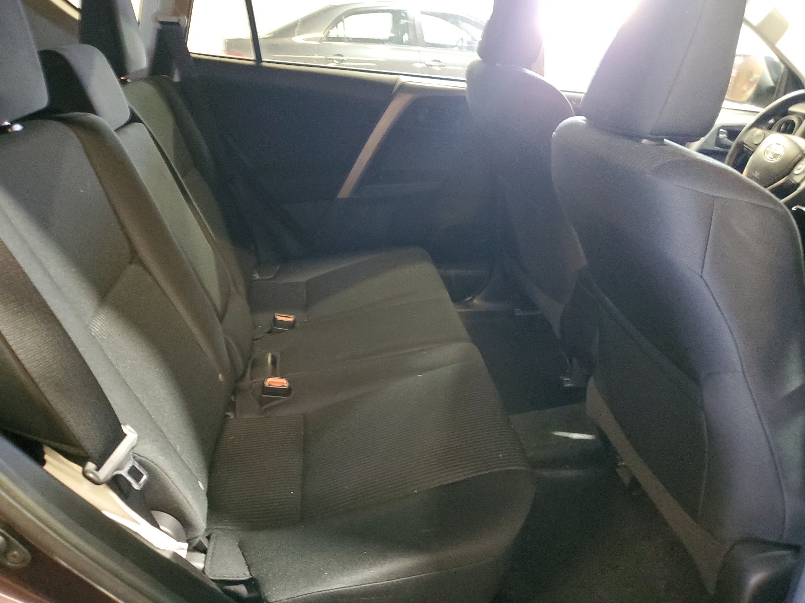 2T3BFREV7HW683290 2017 Toyota Rav4 Le