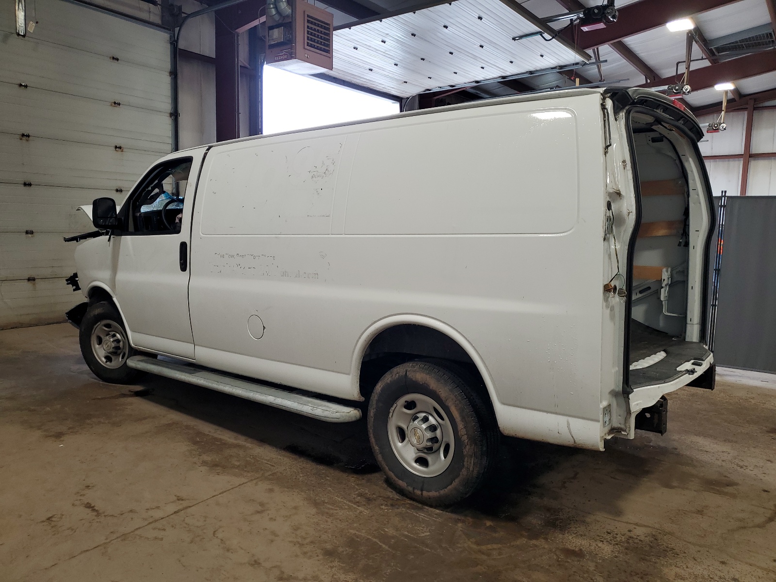 1GCWGAFP9N1224031 2022 Chevrolet Express G2500