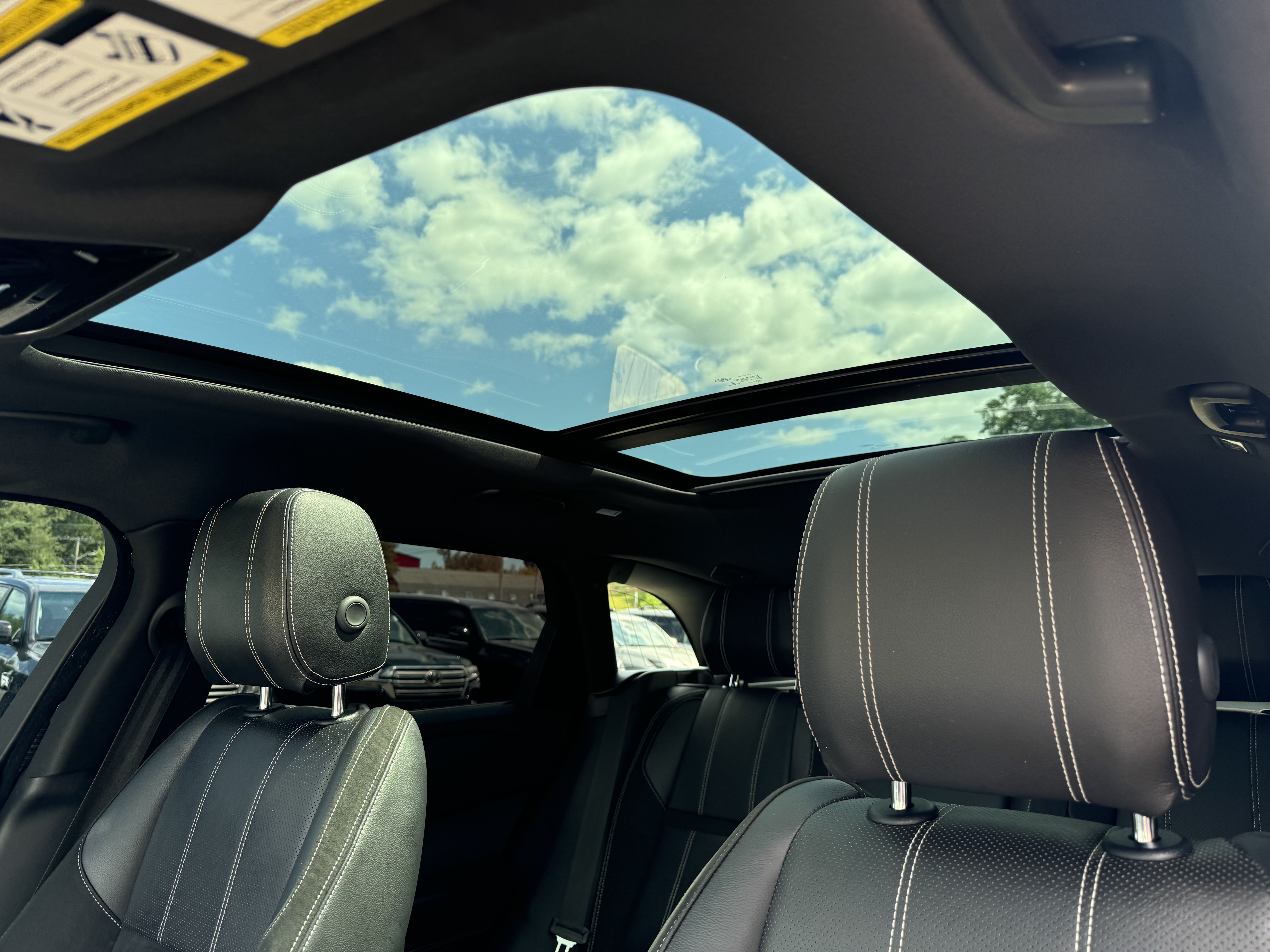 SALYL2RX5JA719206 2018 Land Rover Range Rover Velar R-Dynamic Se