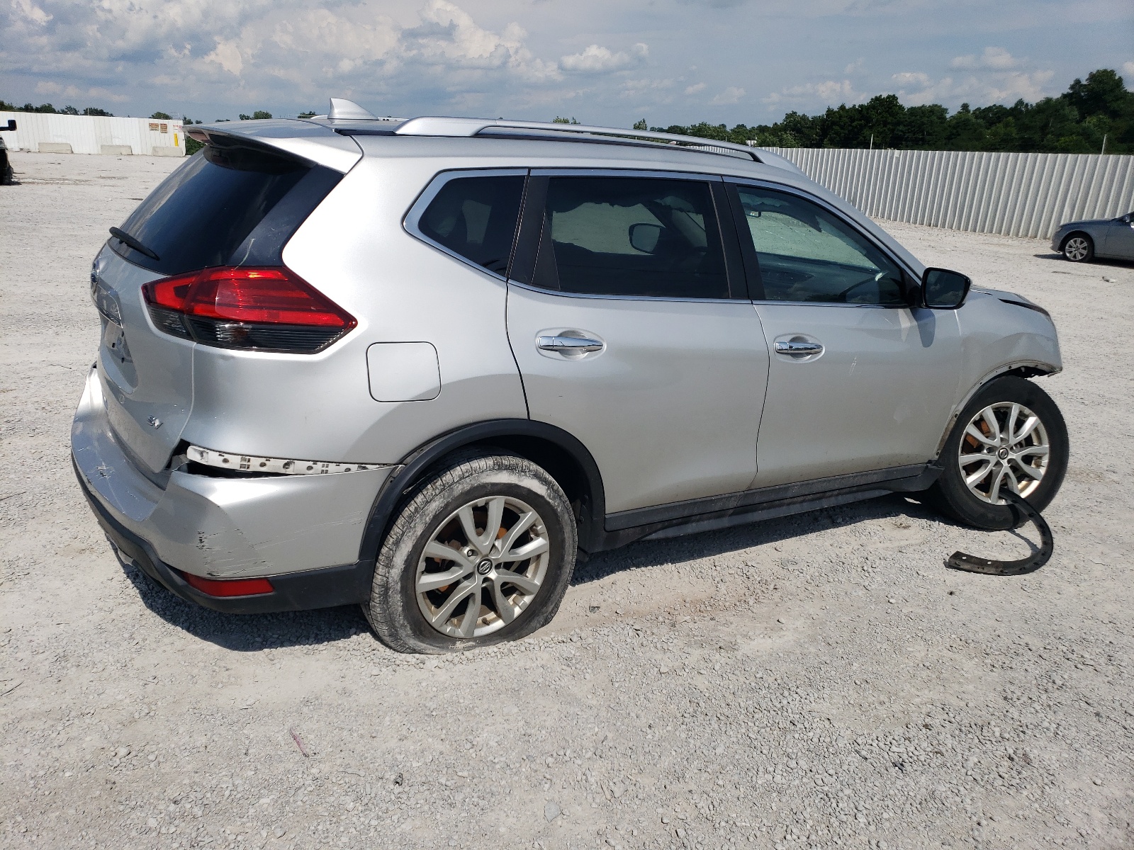 2017 Nissan Rogue S vin: KNMAT2MTXHP522343