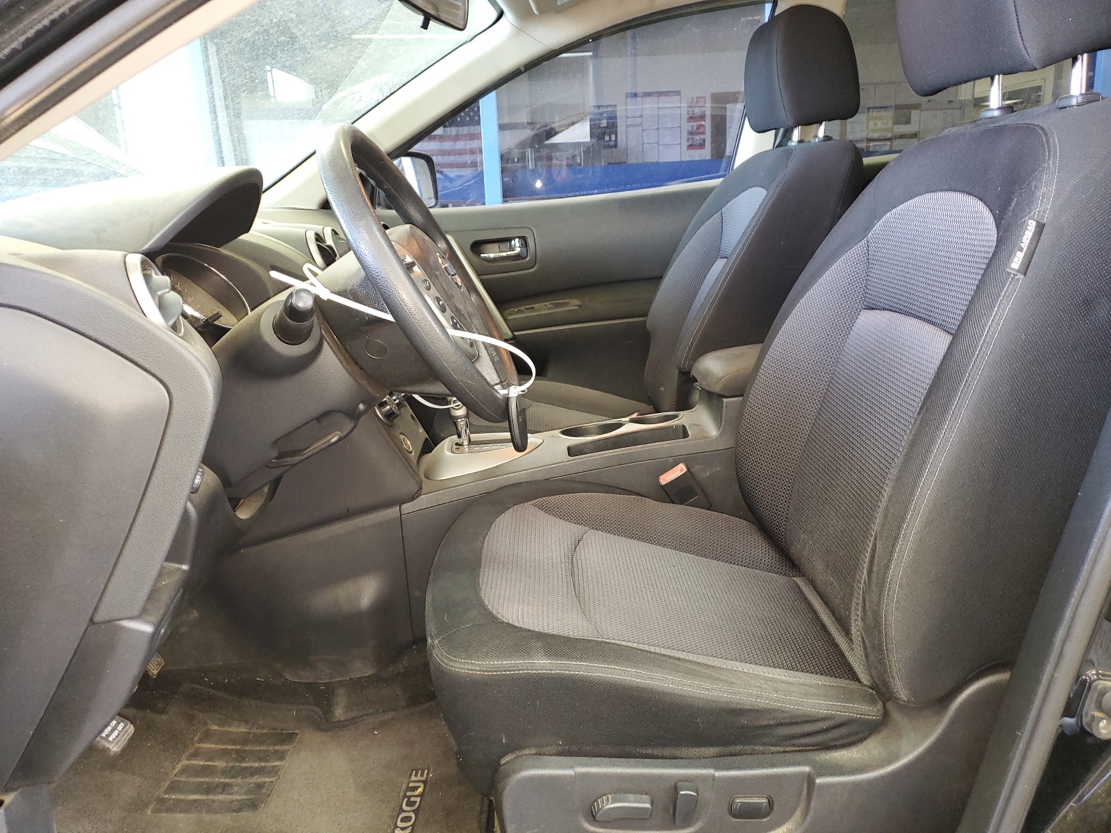 JN8AS5MV4BW266921 2011 Nissan Rogue S