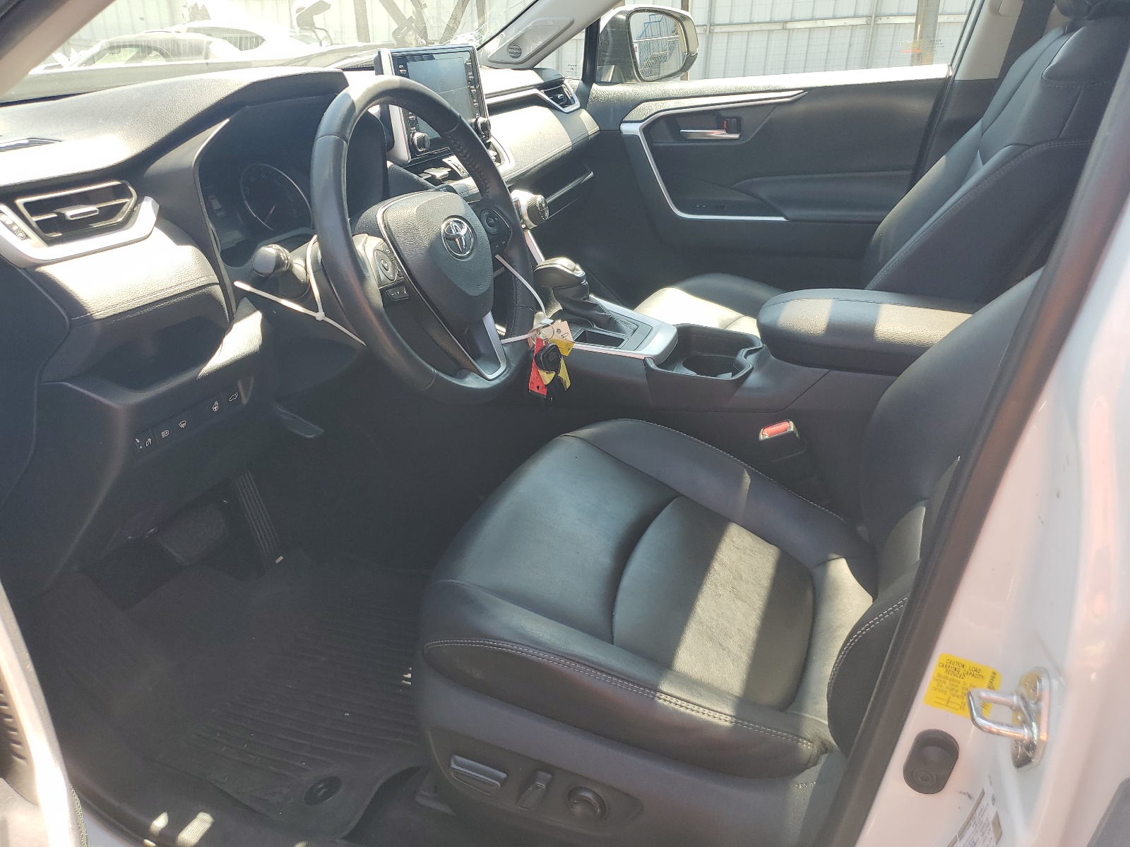 2T3C1RFV8MW170867 2021 Toyota Rav4 Xle Premium