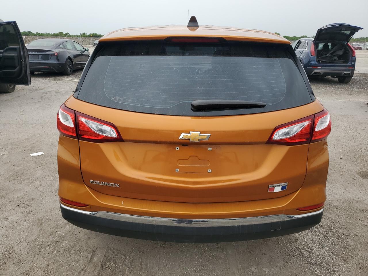 2GNAXHEVXJ6257587 2018 Chevrolet Equinox Ls