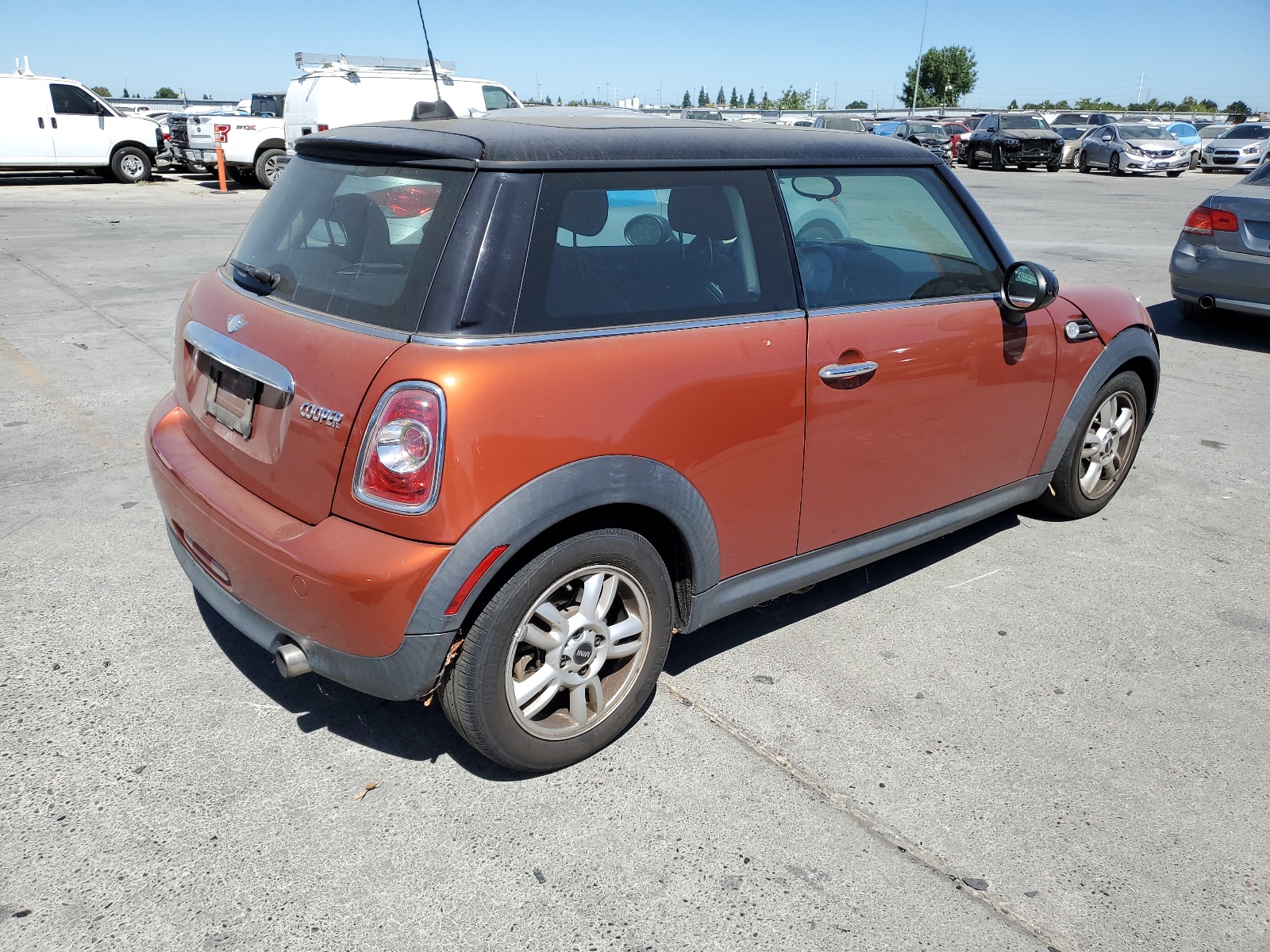 2012 Mini Cooper vin: WMWSU3C51CT259716