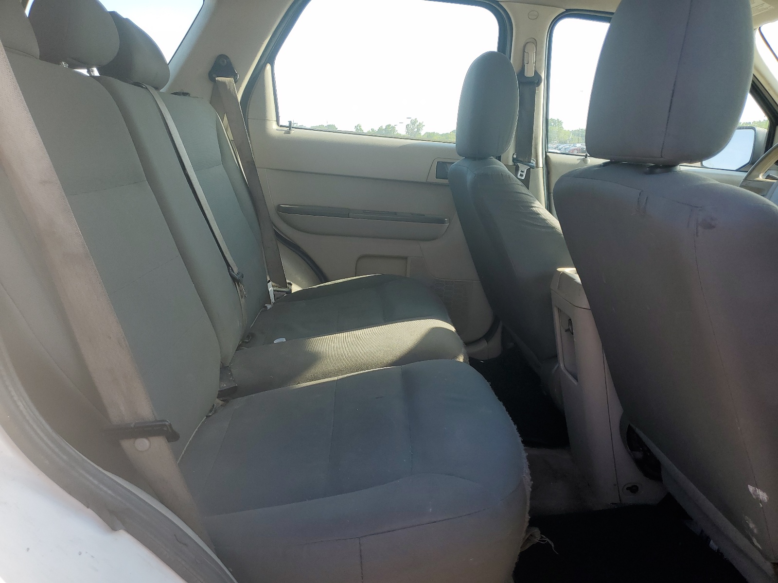 1FMCU027X9KA99354 2009 Ford Escape Xls