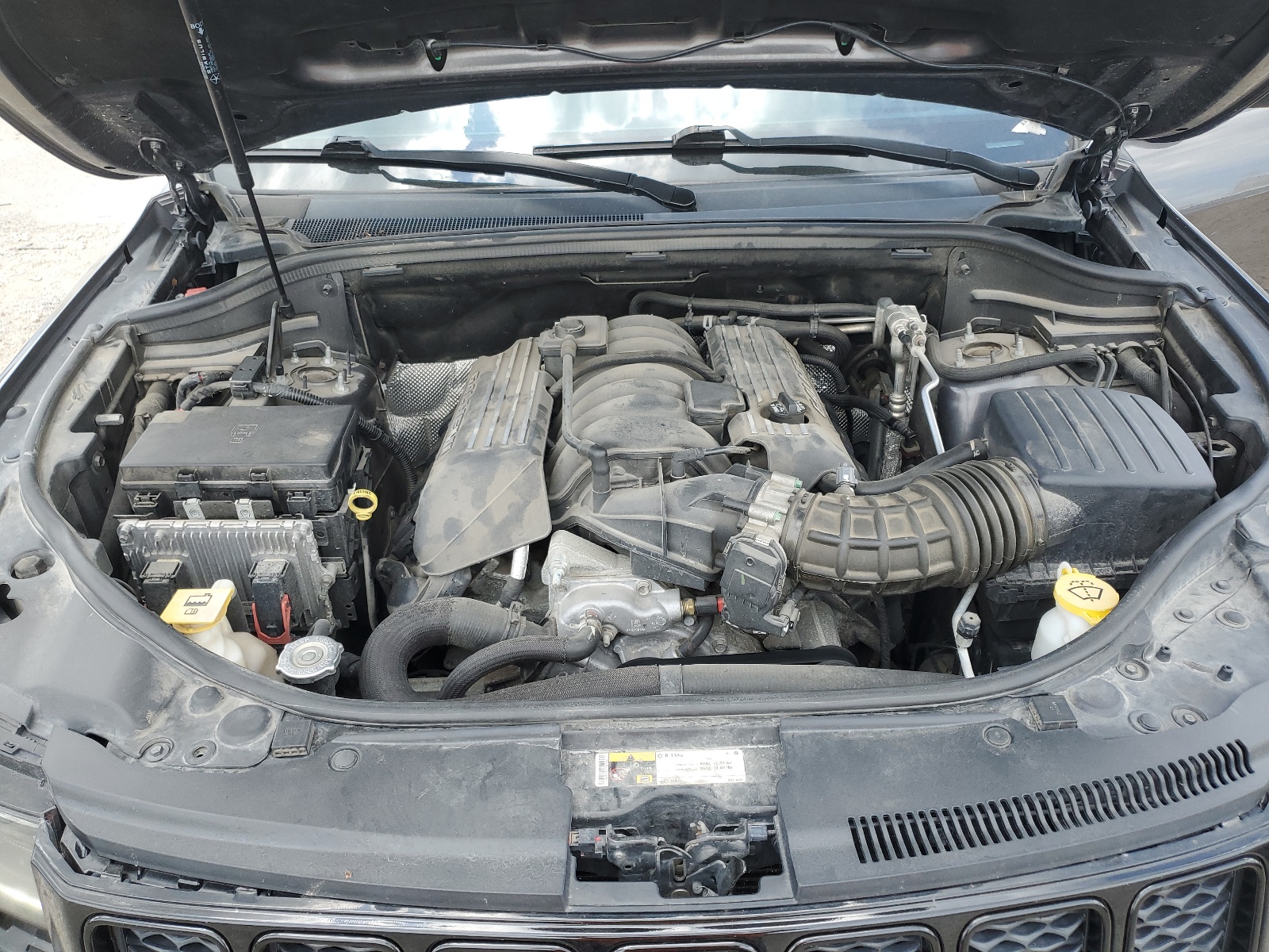 1C4RJFDJ5HC749025 2017 Jeep Grand Cherokee Srt-8