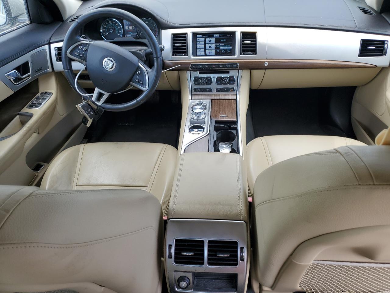 2013 Jaguar XF - Image 8