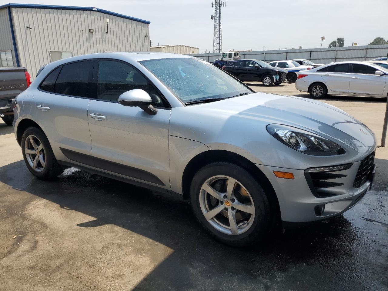 VIN WP1AA2A50HLB80984 2017 PORSCHE MACAN no.4