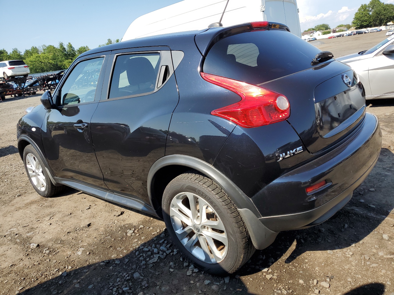 2012 Nissan Juke S vin: JN8AF5MV4CT107680