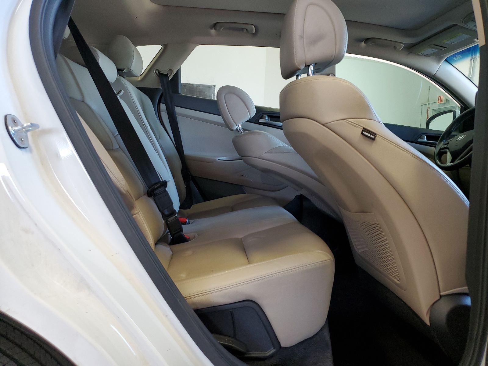 KM8J33A22JU753290 2018 Hyundai Tucson Value