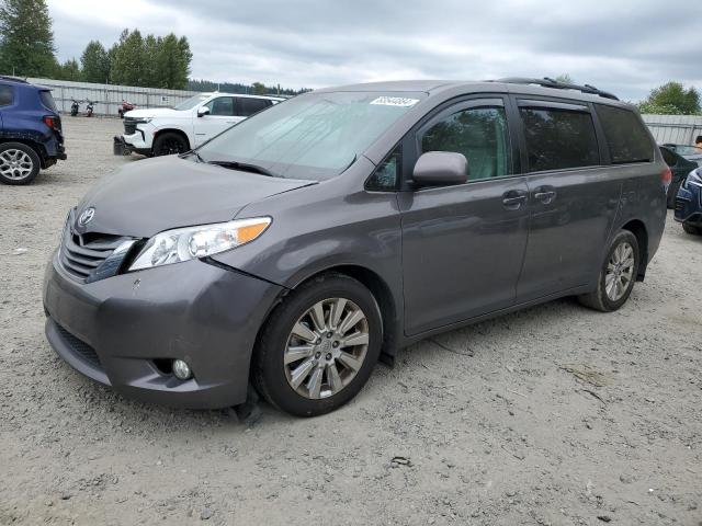 2013 Toyota Sienna Xle