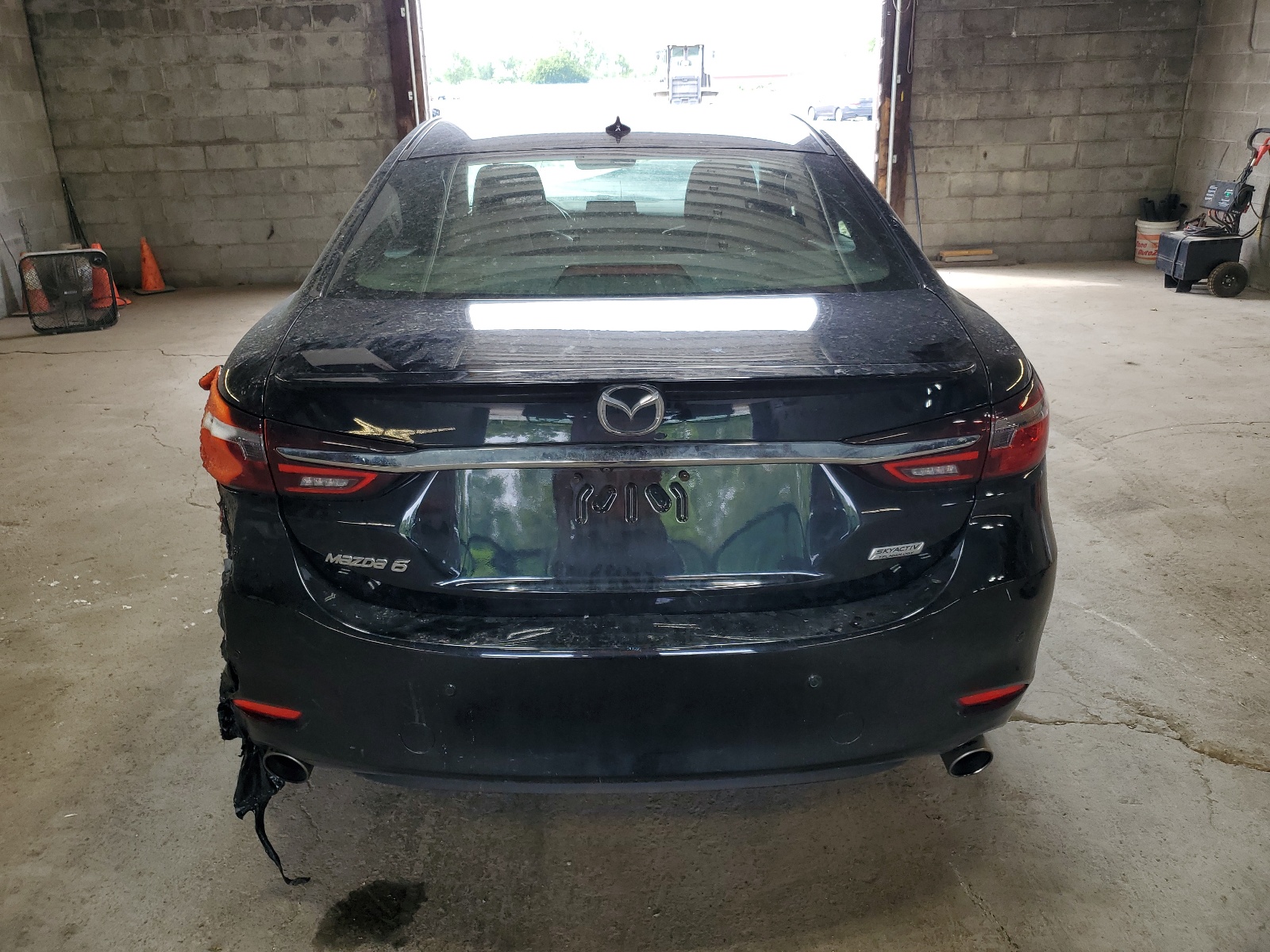 JM1GL1XY7J1302906 2018 Mazda 6 Signature