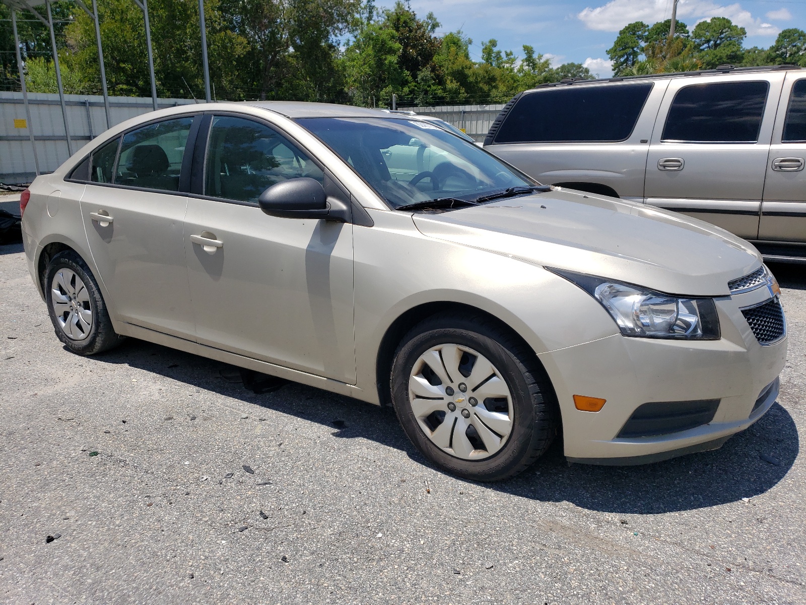 2014 Chevrolet Cruze Ls vin: 1G1PA5SH2E7241190