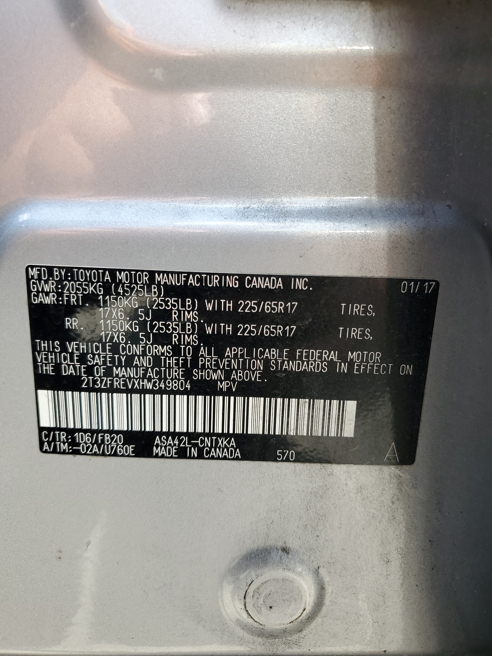 2T3ZFREVXHW349804 2017 Toyota Rav4 Le