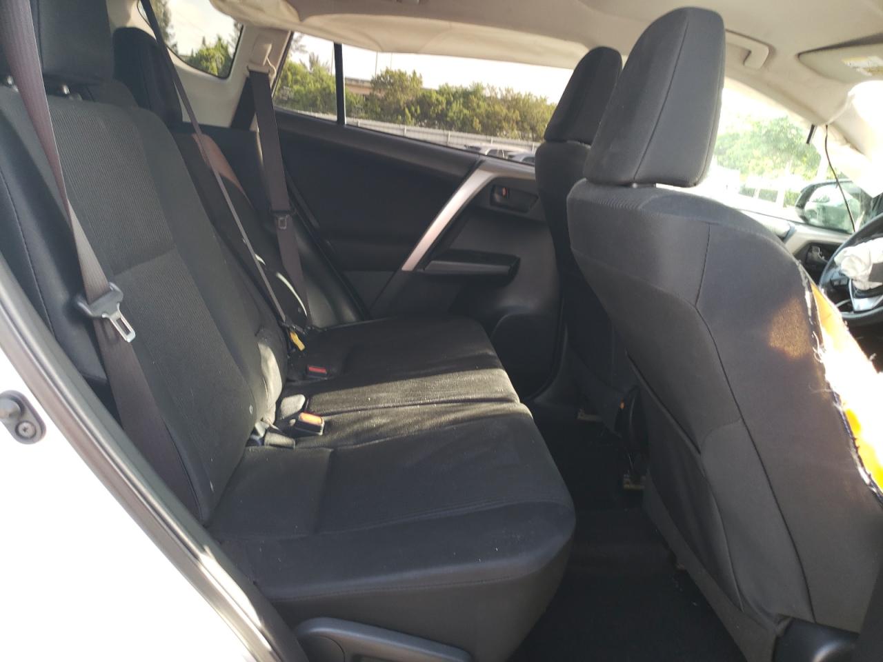 2017 Toyota Rav4 Le VIN: JTMBFREV4HJ111897 Lot: 64647444