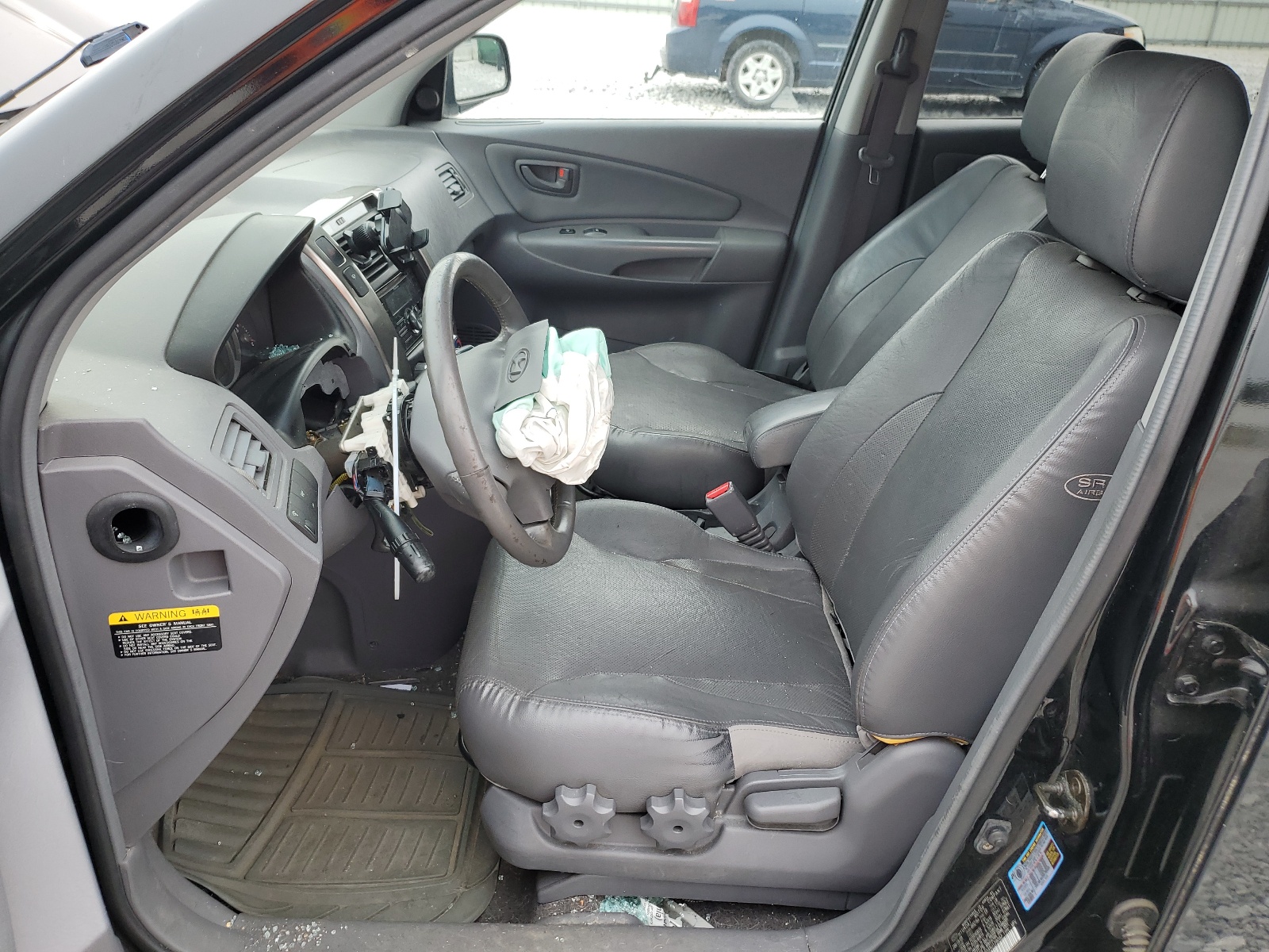 KM8JN12D35U129082 2005 Hyundai Tucson Gls