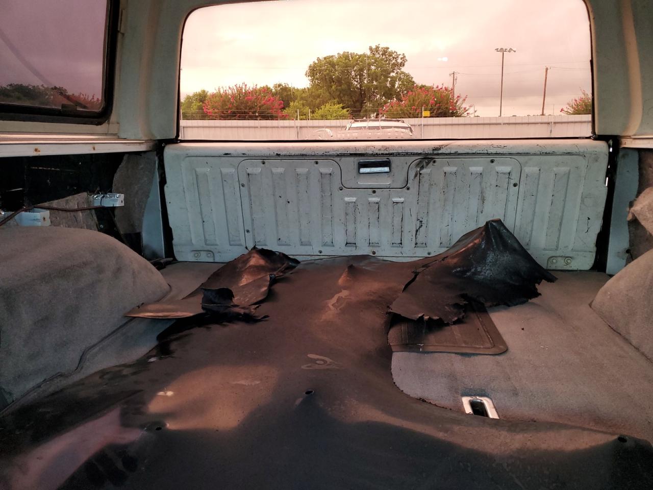 1988 Chevrolet Blazer V10 VIN: 1GNEV18K0JF161988 Lot: 64183604