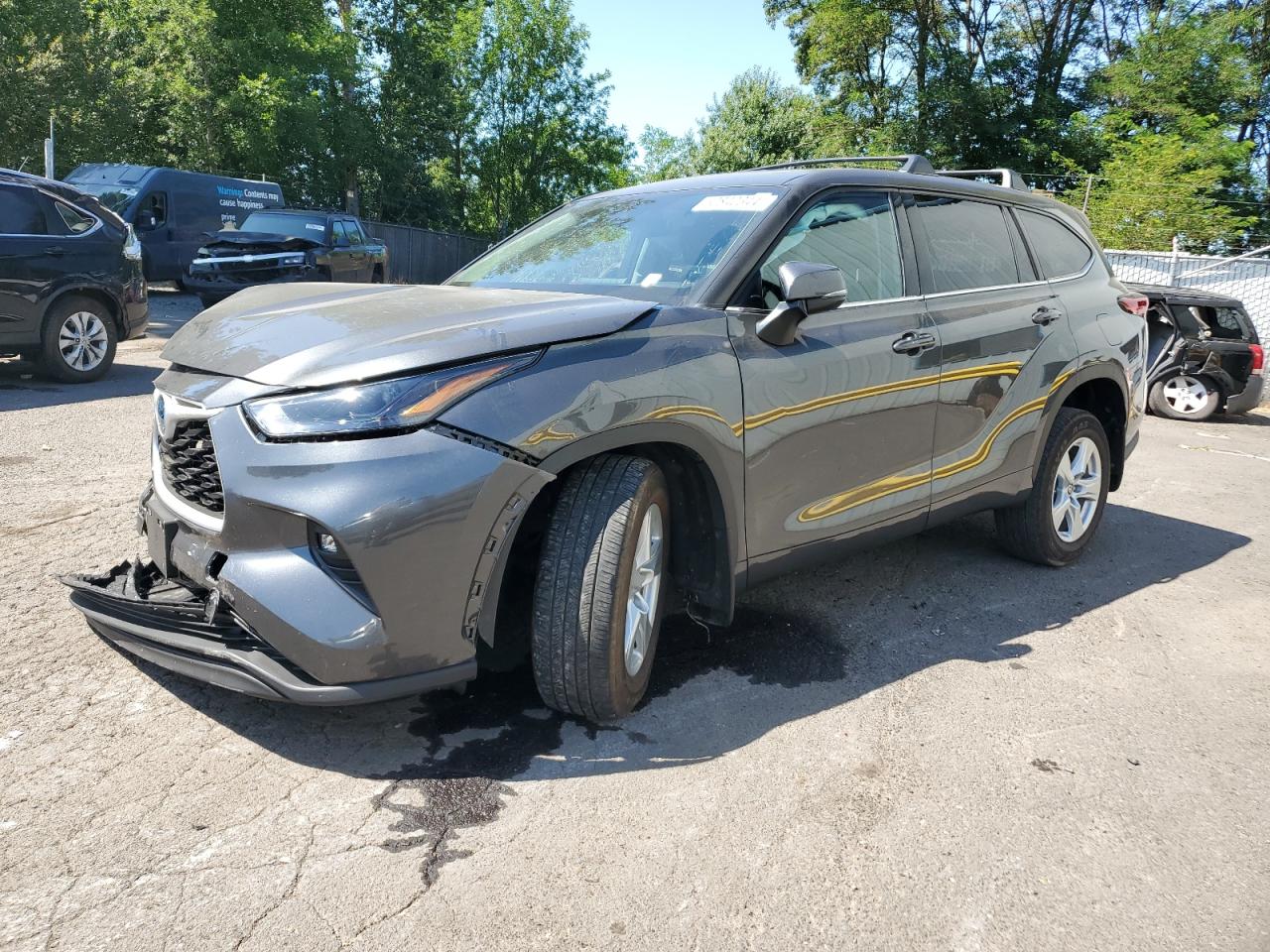2022 Toyota Highlander - Image 1