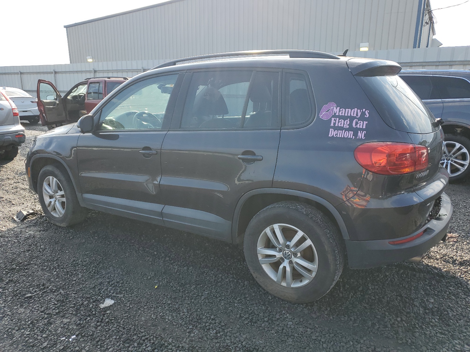 2016 Volkswagen Tiguan S vin: WVGAV7AX4GW585839