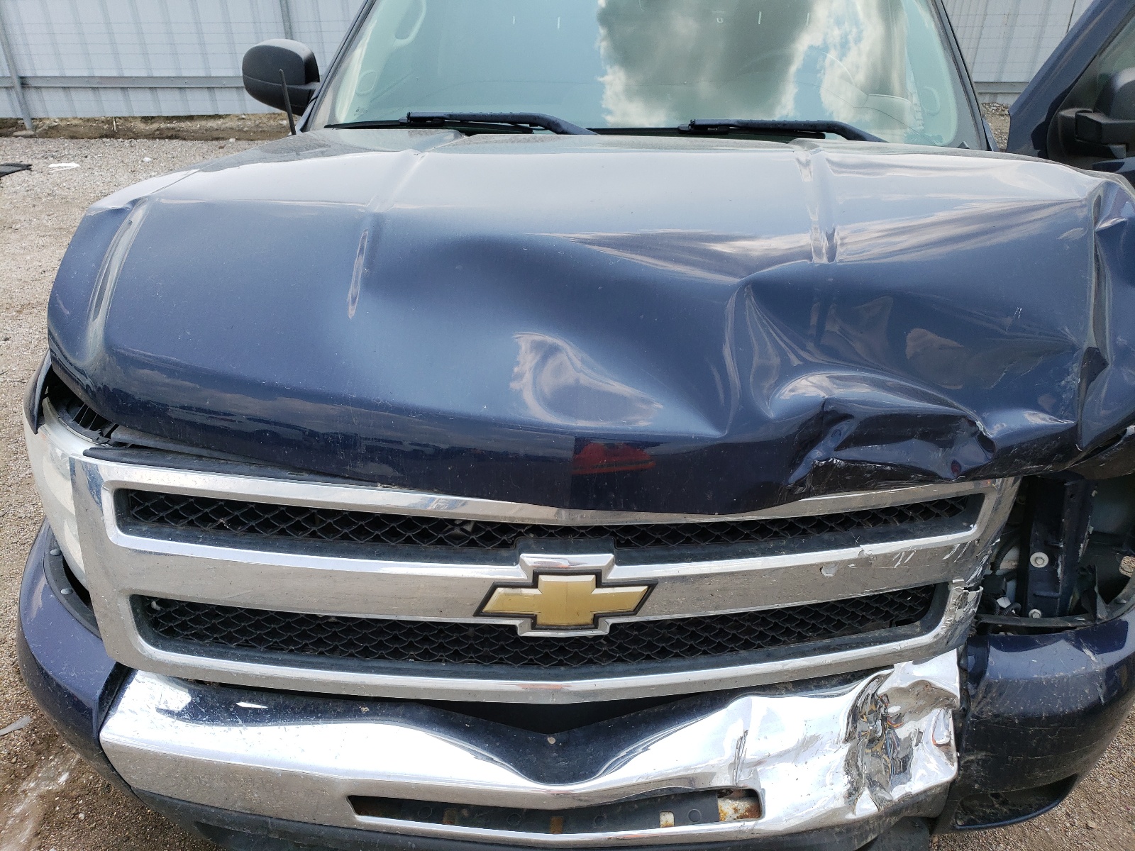 1GCPKSE33BF177813 2011 Chevrolet Silverado K1500 Lt