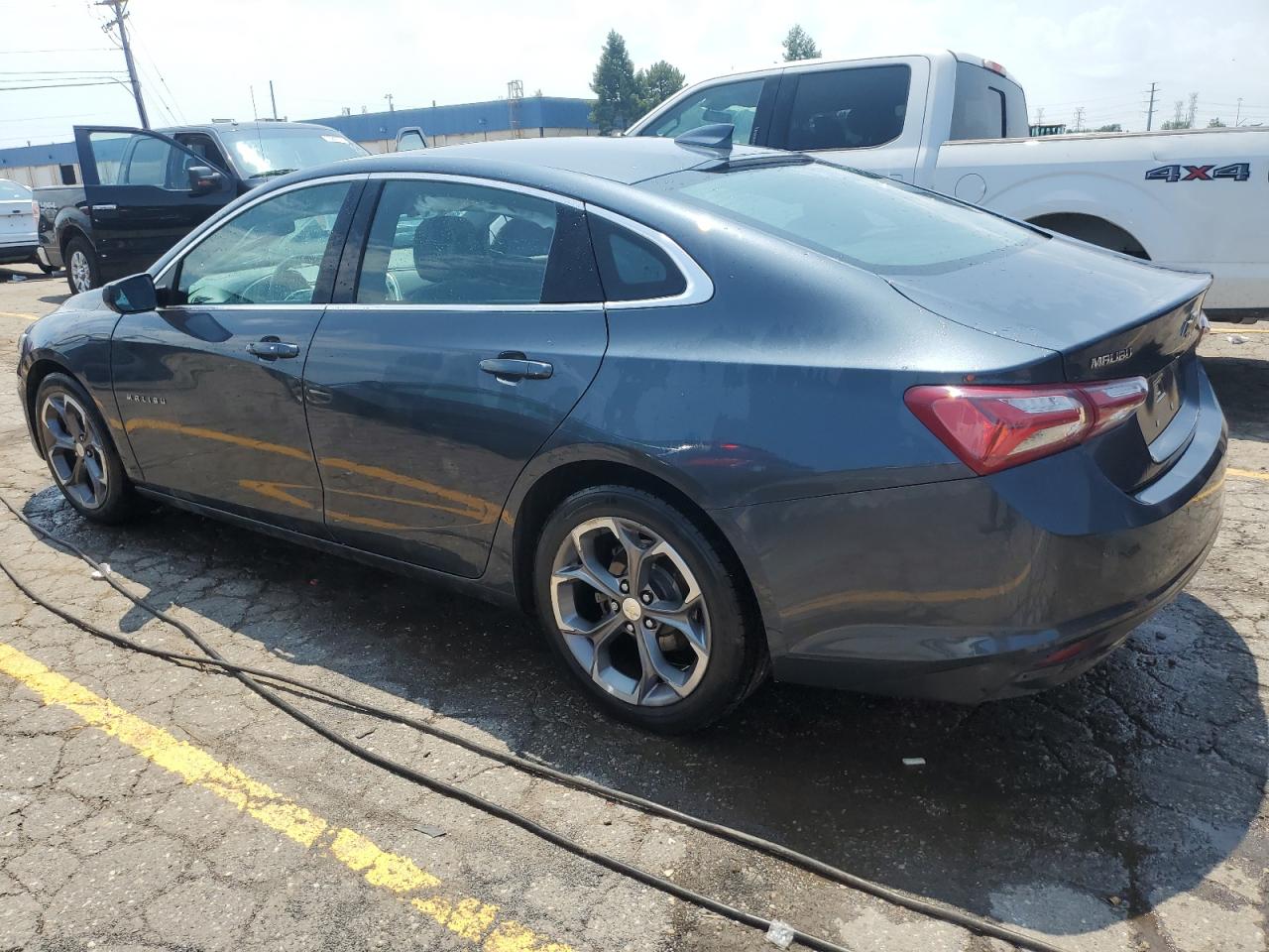 1G1ZD5ST3LF127464 2020 CHEVROLET MALIBU - Image 2