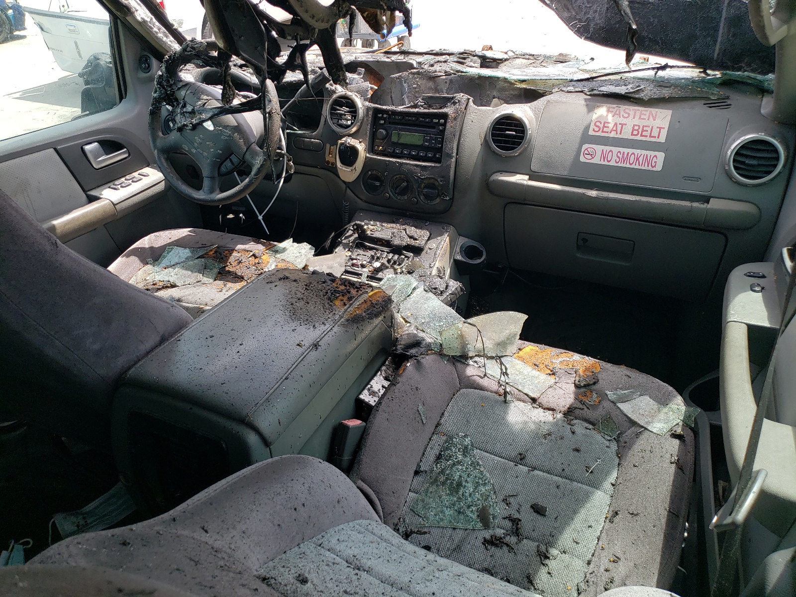 1FMPU15L34LB16613 2004 Ford Expedition Xlt