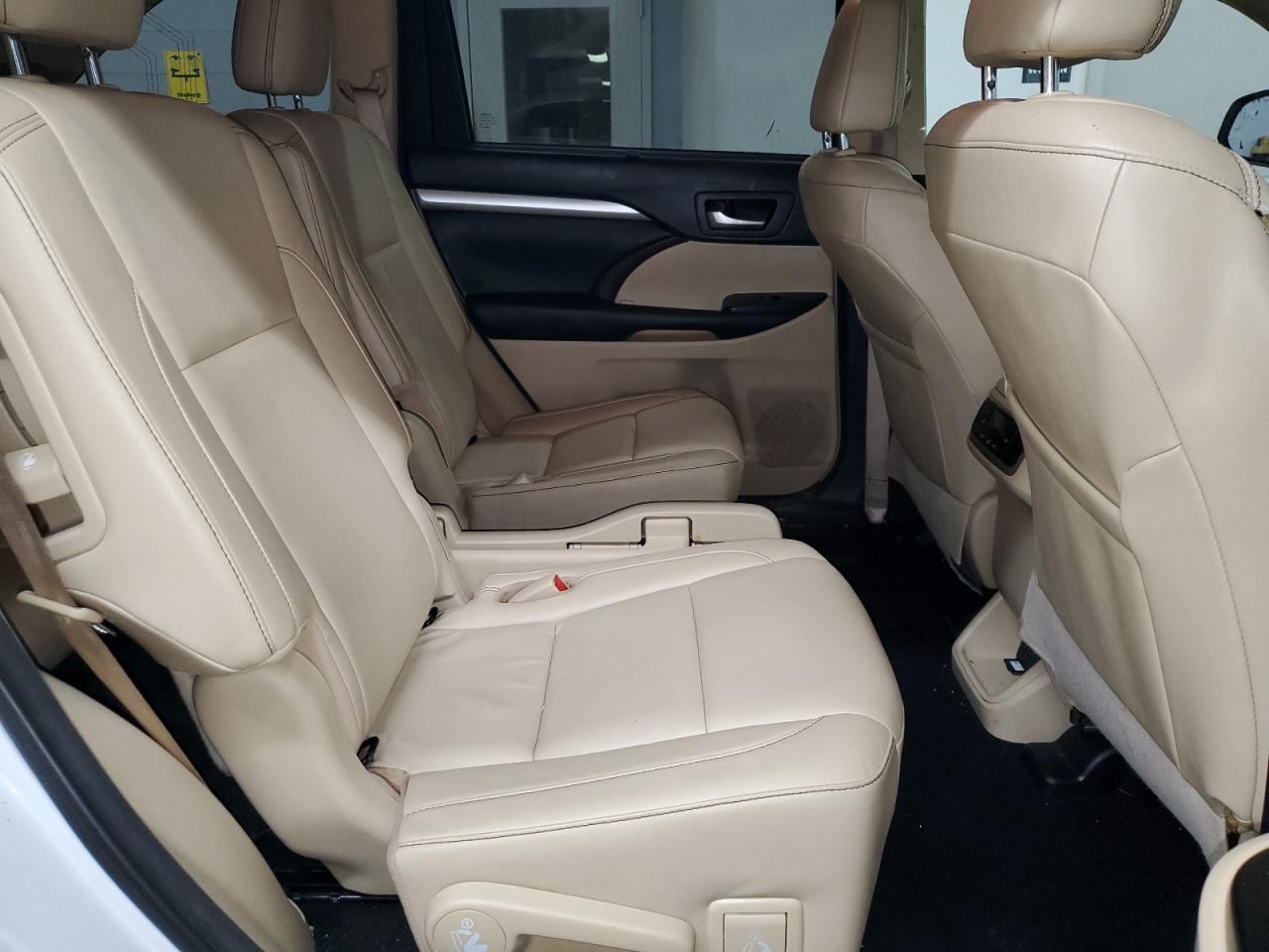 2018 Toyota Highlander Se VIN: 5TDKZRFH5JS536439 Lot: 65092274