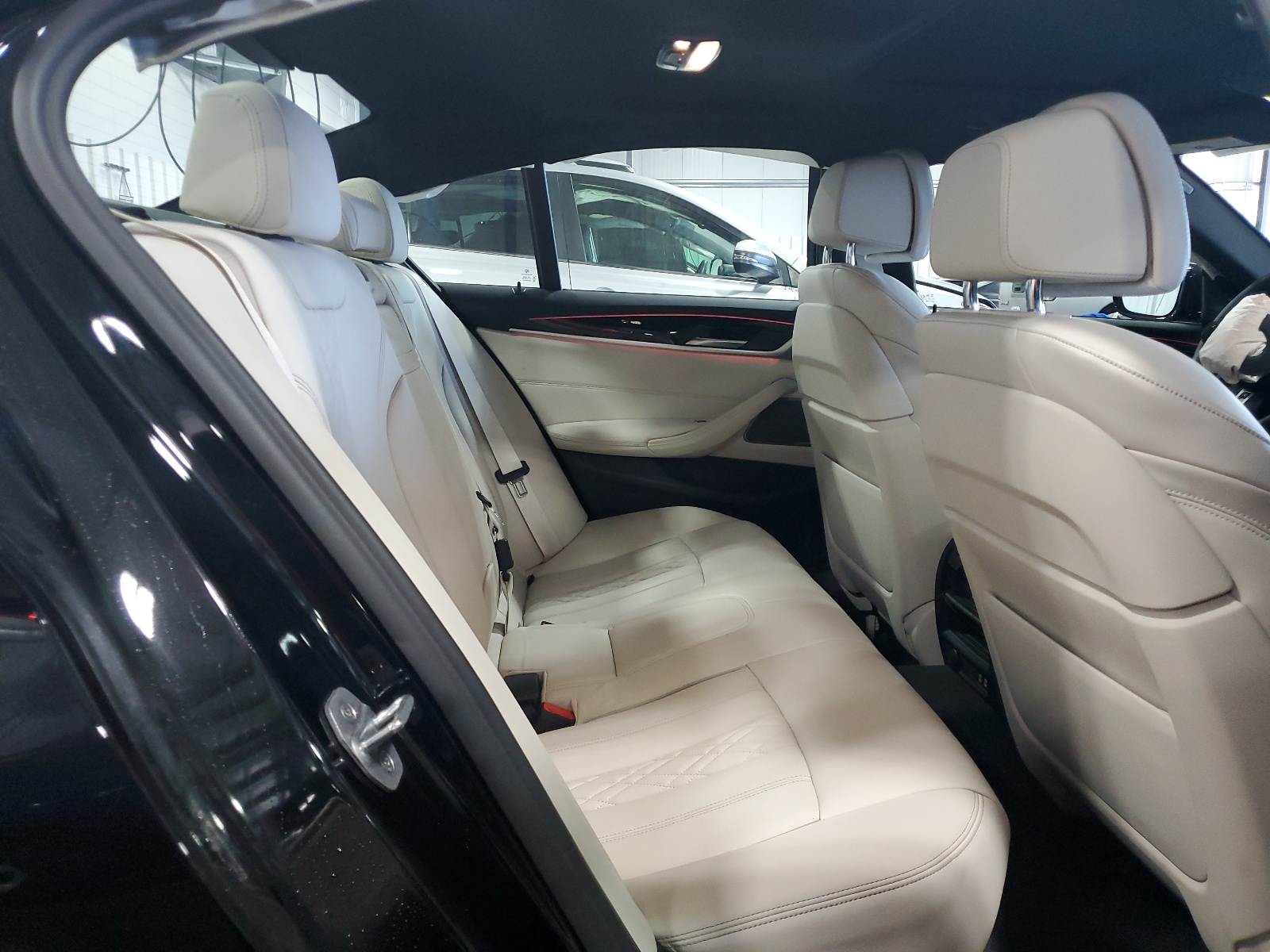 WBA73BJ08NWX75034 2022 BMW 540 Xi