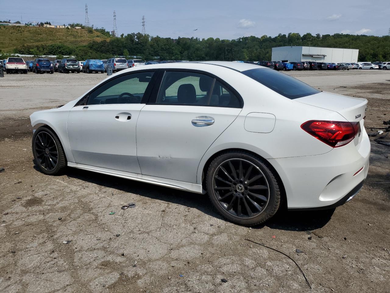 WDD3G4EBXKW027271 2019 MERCEDES-BENZ A CLASS - Image 2