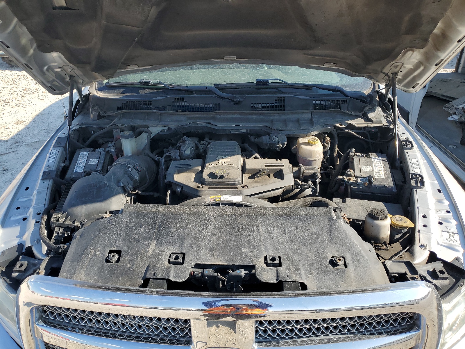 3C63RRHL6JG383985 2018 Ram 3500 Slt