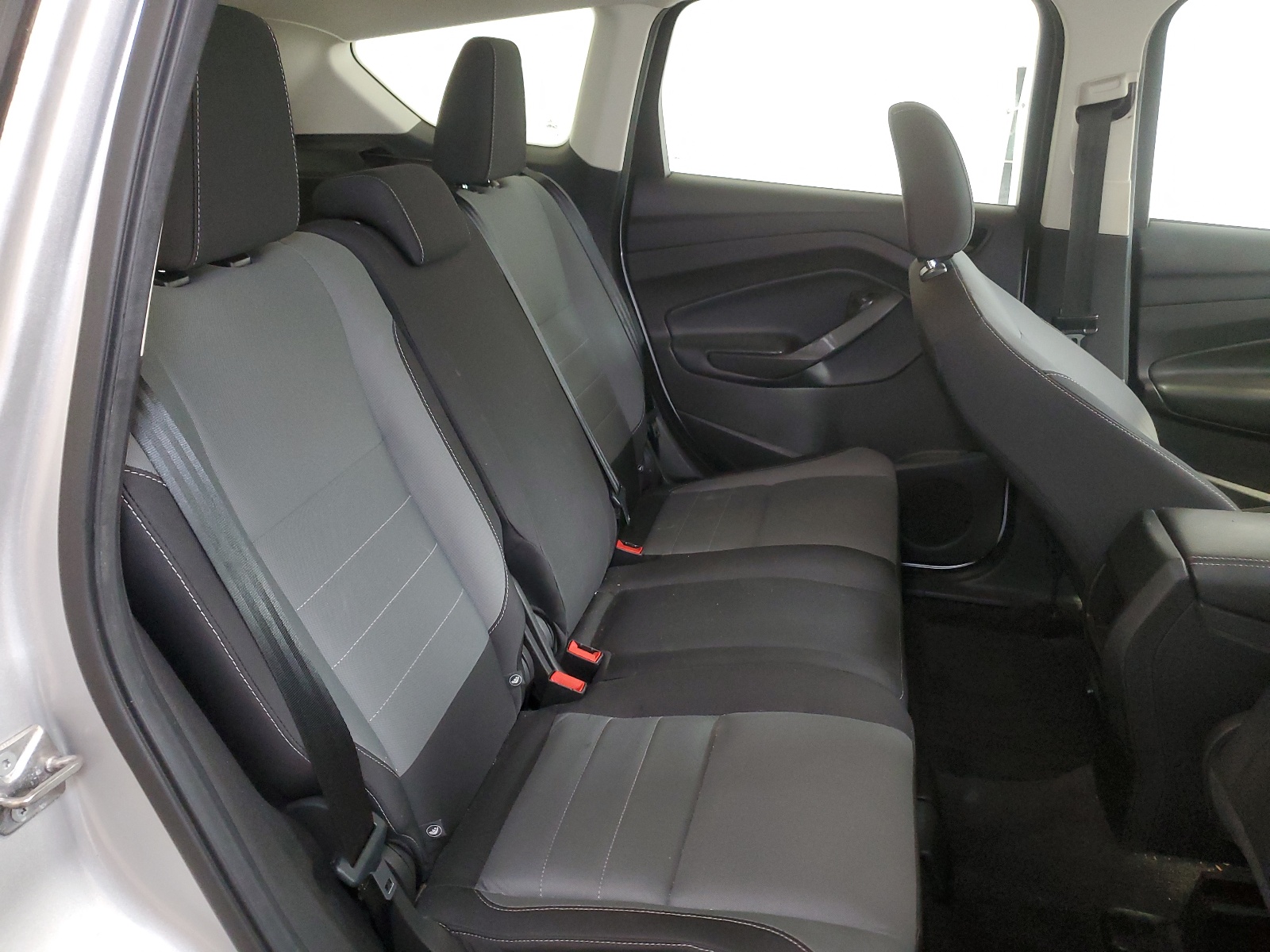 1FMCU0F74JUB17219 2018 Ford Escape S