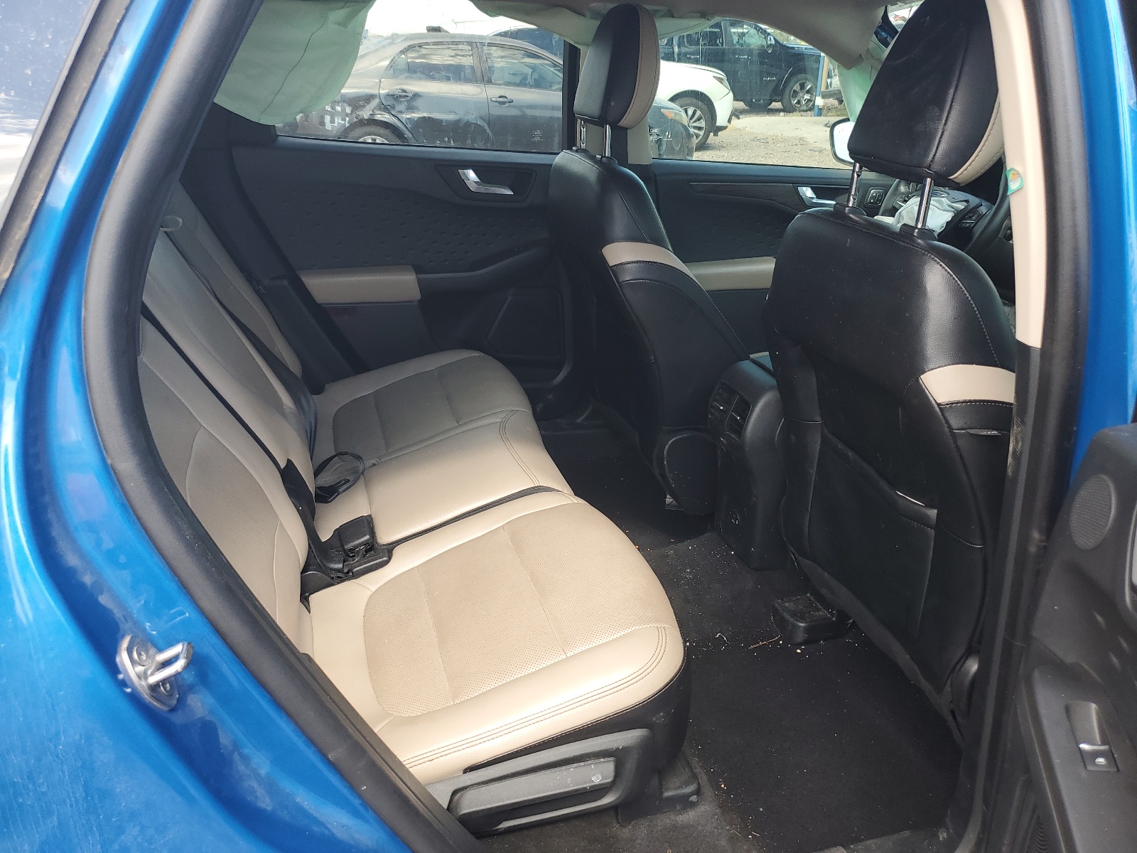 1FMCU0DZ4LUB70199 2020 Ford Escape Titanium