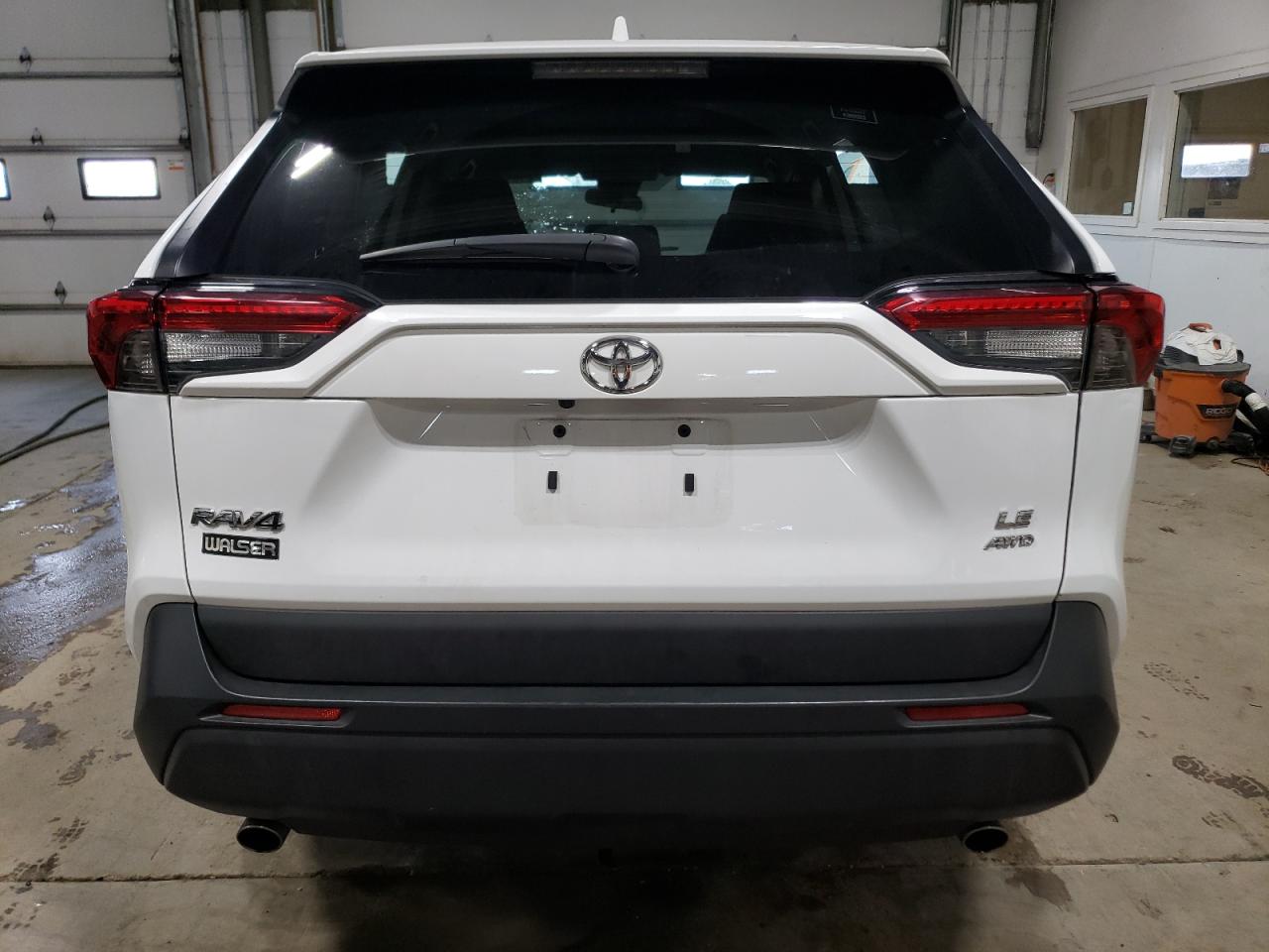 2022 Toyota Rav4 Le VIN: 2T3F1RFV5NW285585 Lot: 64818434