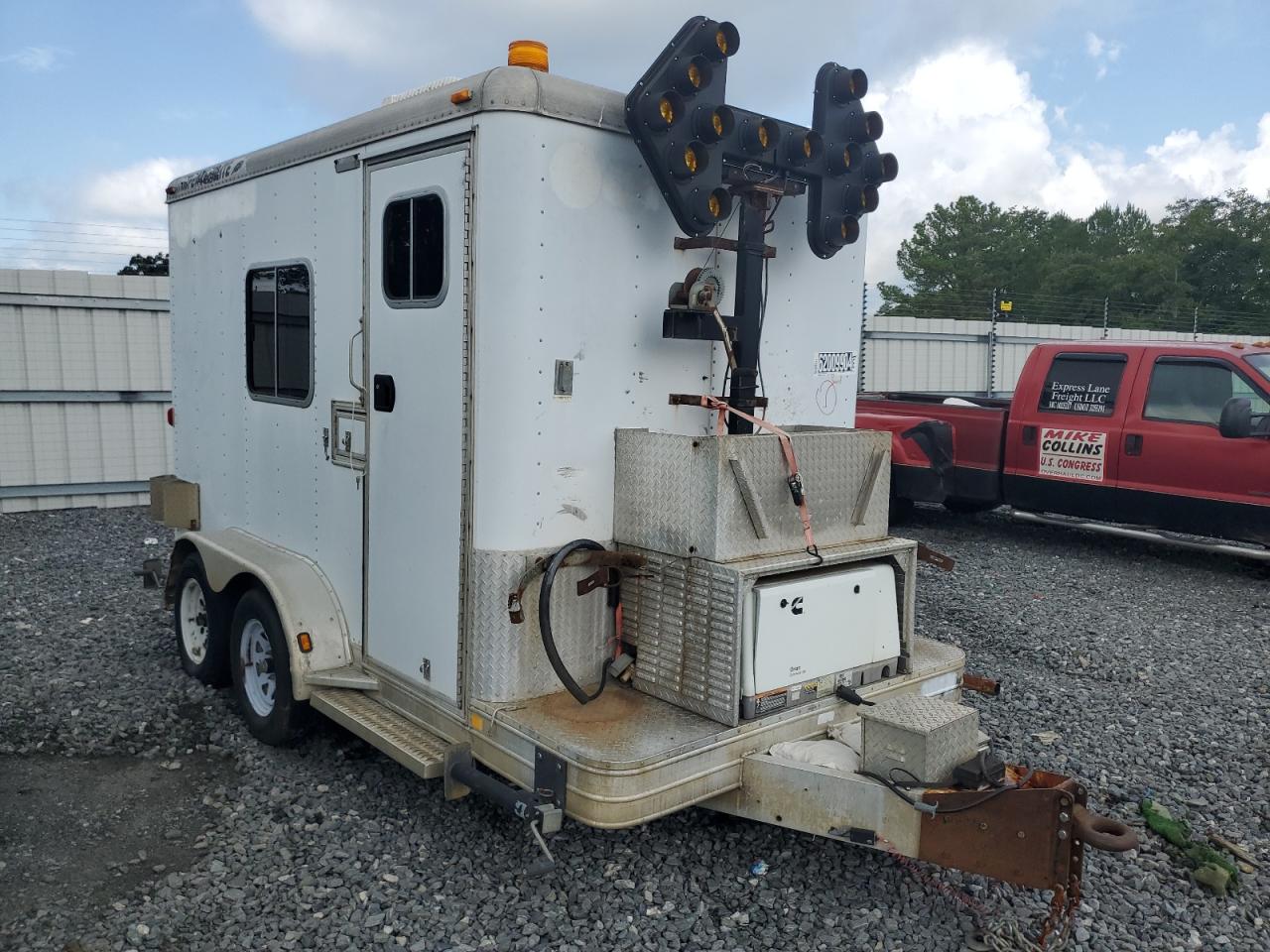 2000 Featherlite Mfg Inc 4926 for Sale in Byron, GA - Side