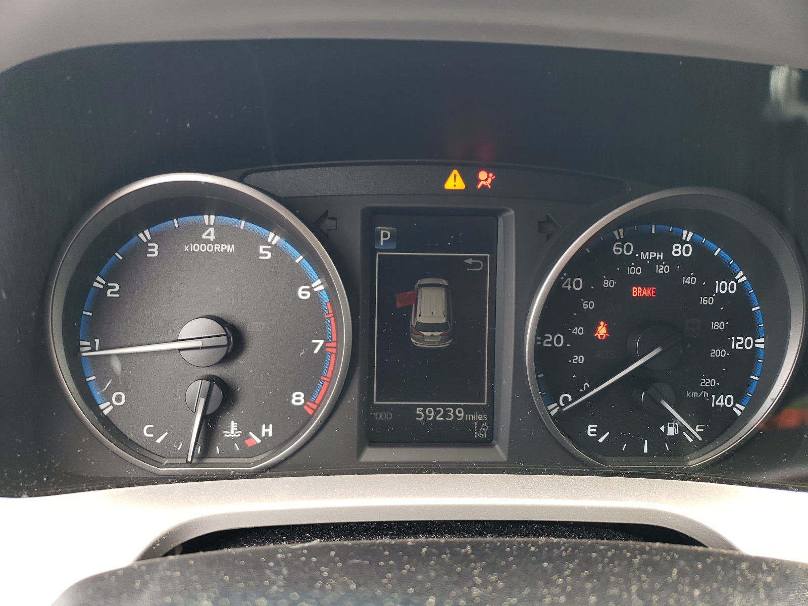 JTMBFREV1JJ192282 2018 Toyota Rav4 Le