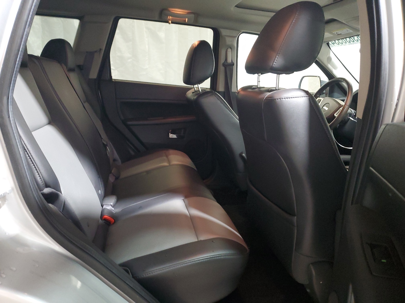 1J8HR48P59C554737 2009 Jeep Grand Cherokee Laredo