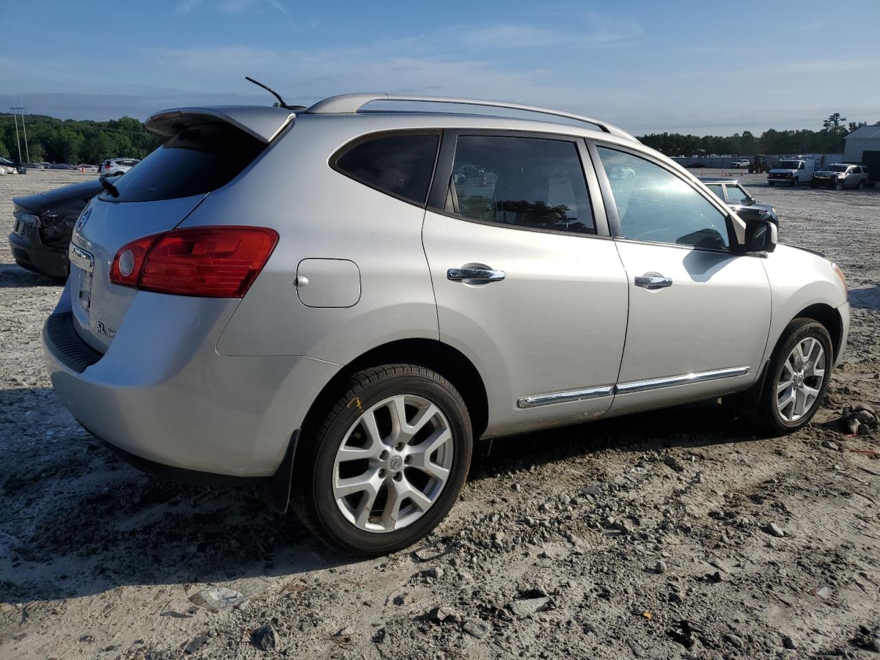 2013 Nissan Rogue - Image 3