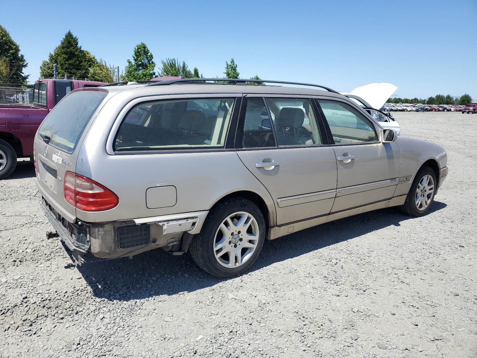 WDBJH82J9YX030097 2000 Mercedes-Benz E 320 4Matic