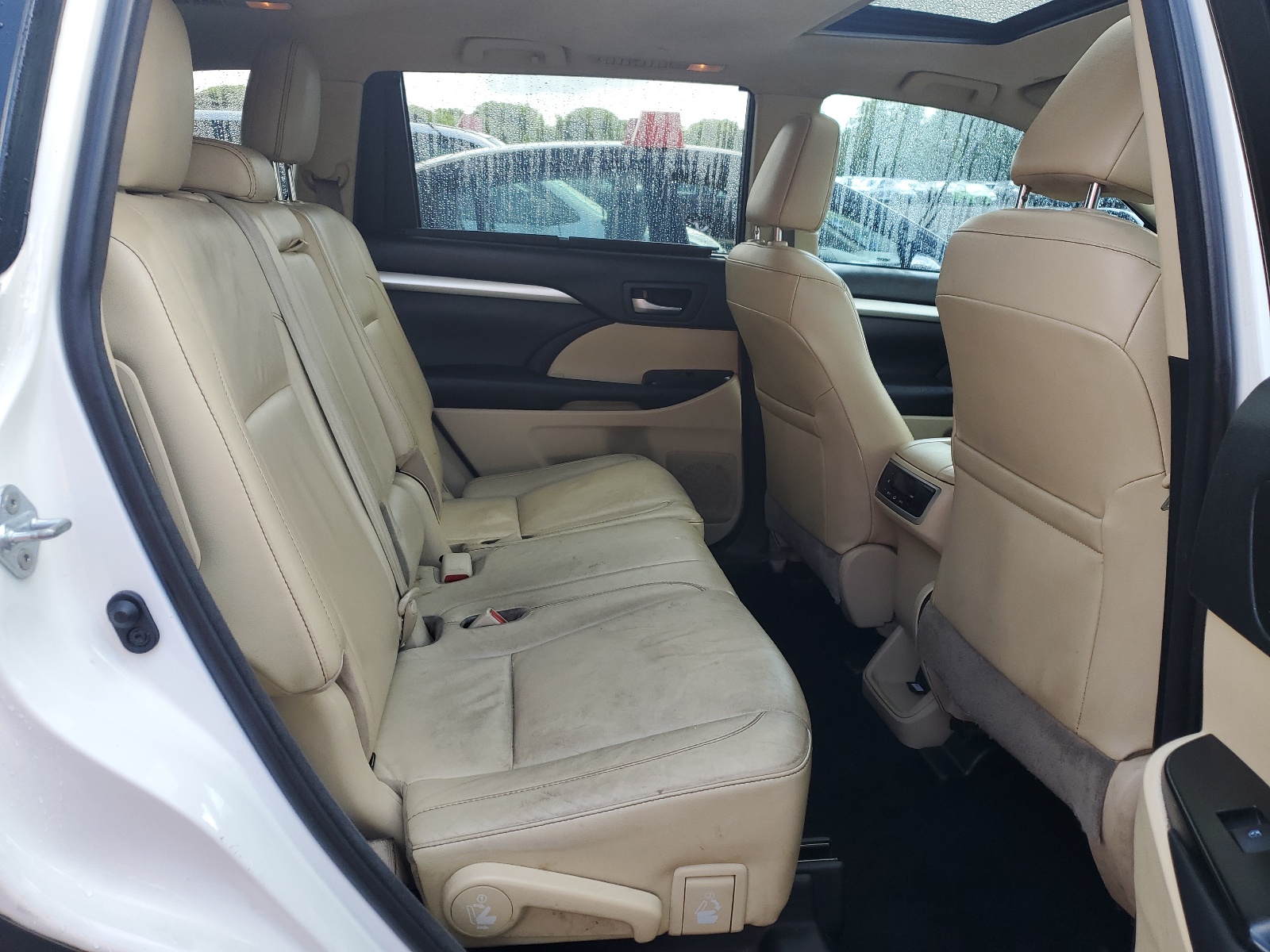 5TDJZRFH0JS874830 2018 Toyota Highlander Se