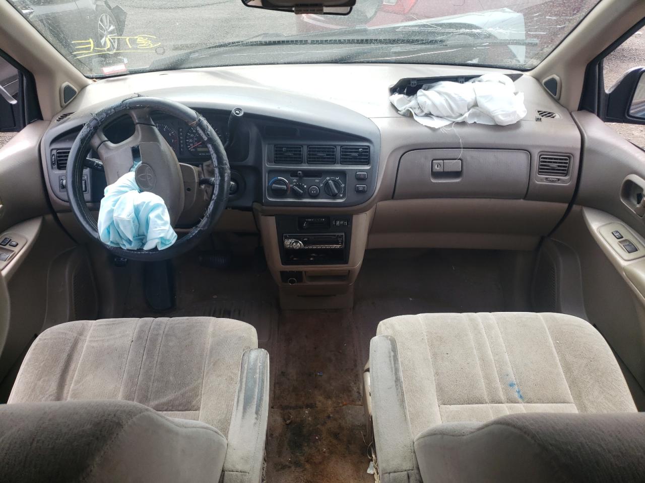 1998 Toyota Sienna Le VIN: 4T3ZF13C6WU069555 Lot: 61704824