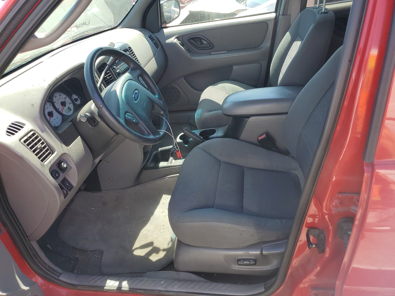 1FMYU031X2KD42022 2002 Ford Escape Xlt