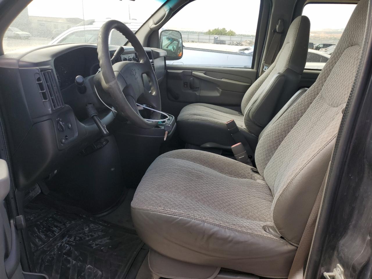 2004 Chevrolet Express G2500 VIN: 1GAGG25U441199564 Lot: 64071344