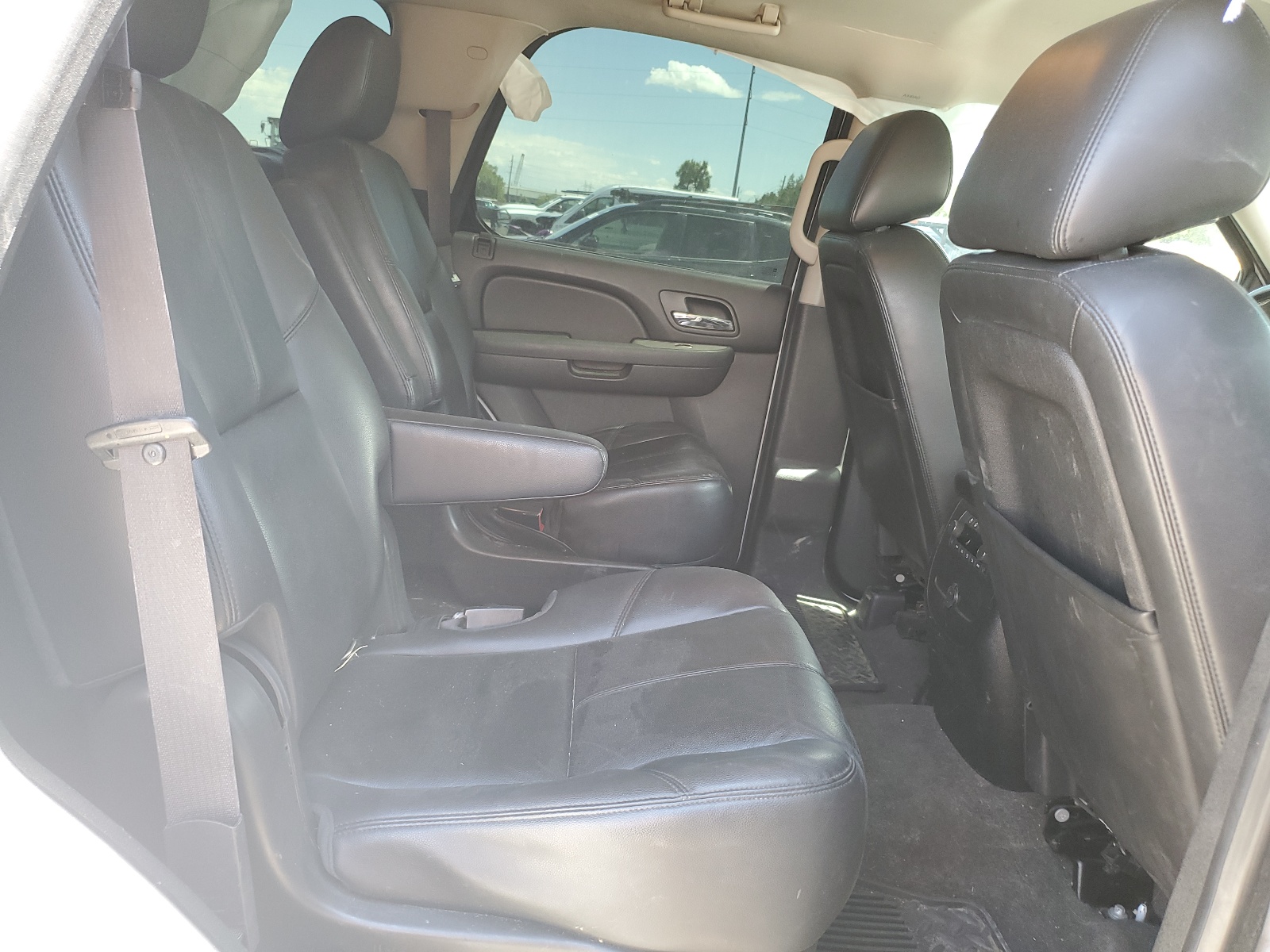 1GNSKBE00DR357050 2013 Chevrolet Tahoe K1500 Lt