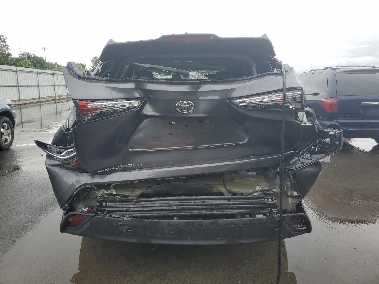 5TDHZRBH5LS039393 2020 Toyota Highlander Xle