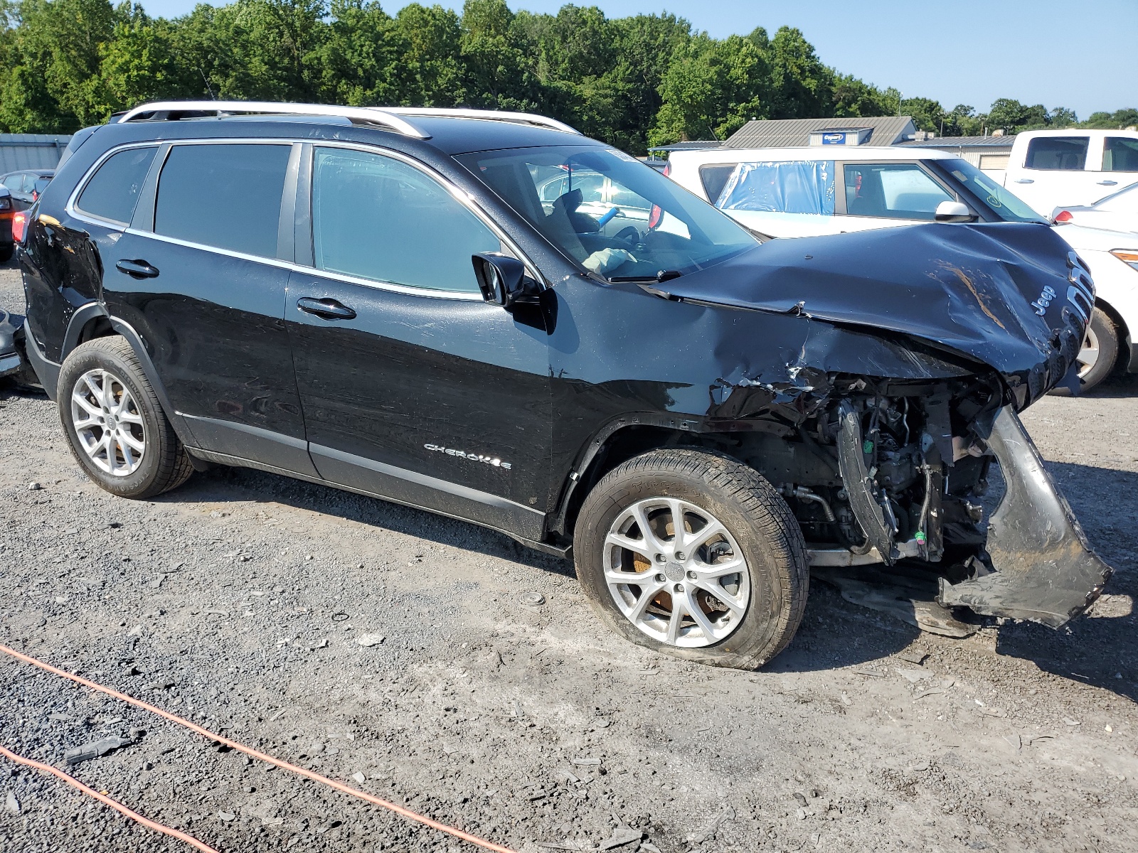 2017 Jeep Cherokee Latitude vin: 1C4PJMCB1HW513024