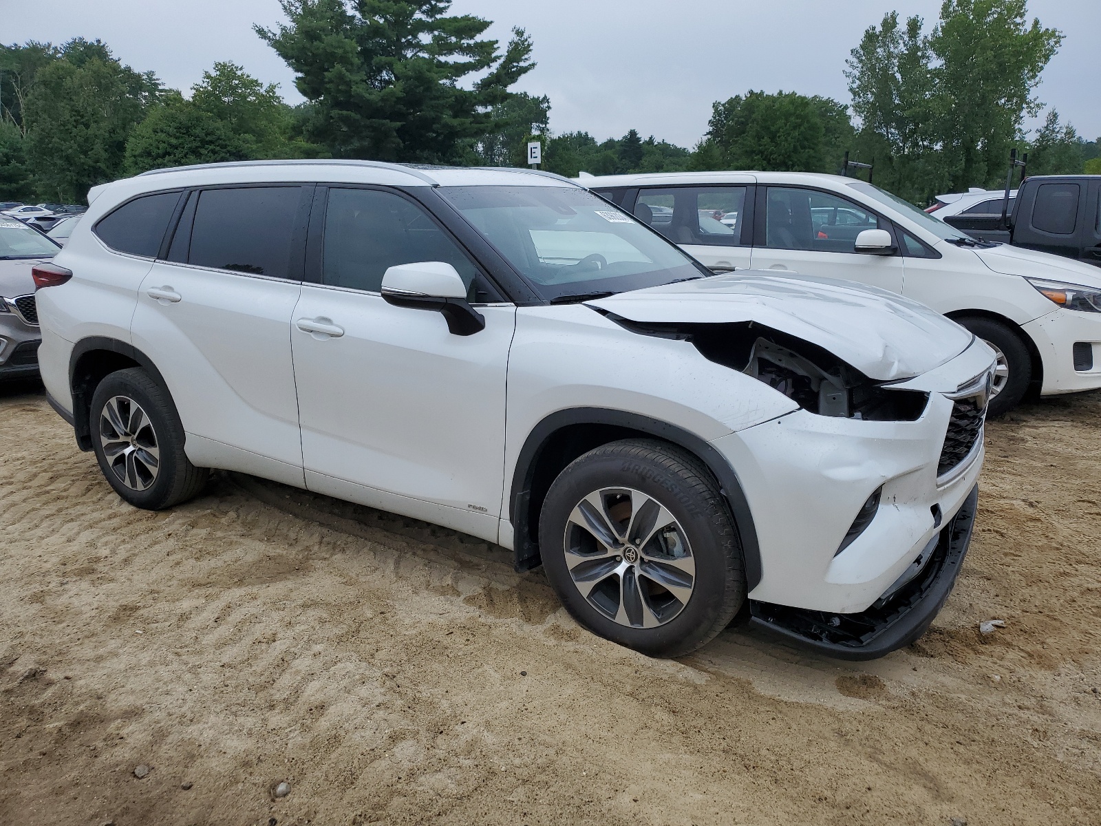 2024 Toyota Highlander Hybrid Xle vin: 5TDKBRCH6RS607183