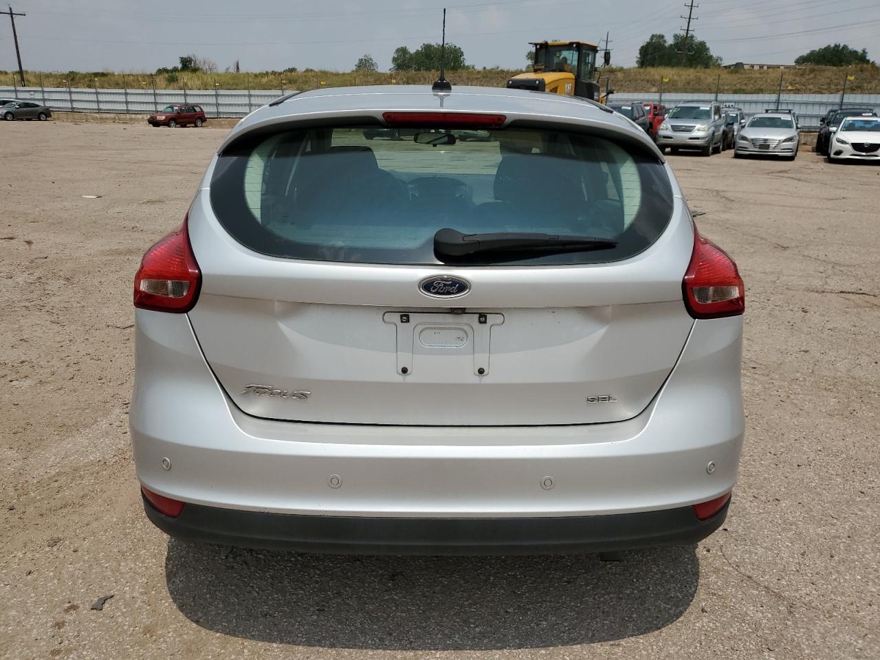 1FADP3M24JL219057 2018 Ford Focus Sel